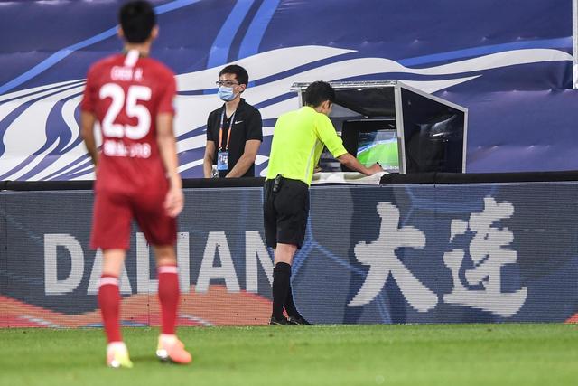 中国男篮不敌德国狂输49分 李凯尔10分周琦9分